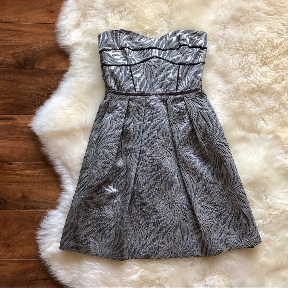 Cynthia Steffe Strapless Gray Leaf Print Dress 2